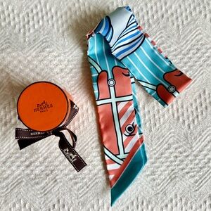NWT Hermes Aqua/Vieux Rose/Blue Jean Printed Silk Quadrige Bayadere Twilly